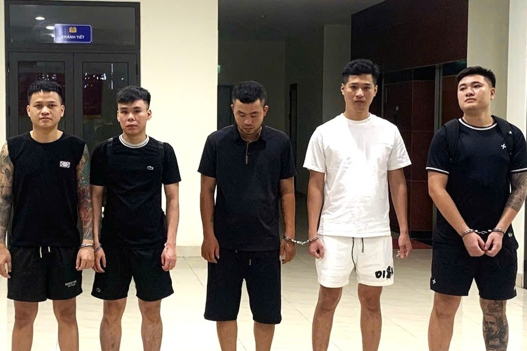 Hàng trăm người sập bẫy đường dây giả danh 'Huấn Hoa Hồng' cho vay tiền