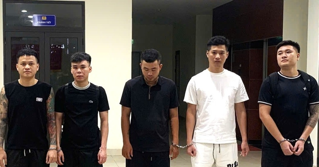 Hàng trăm người sập bẫy đường dây giả danh &amp;apos;Huấn Hoa Hồng&amp;apos; cho vay tiền