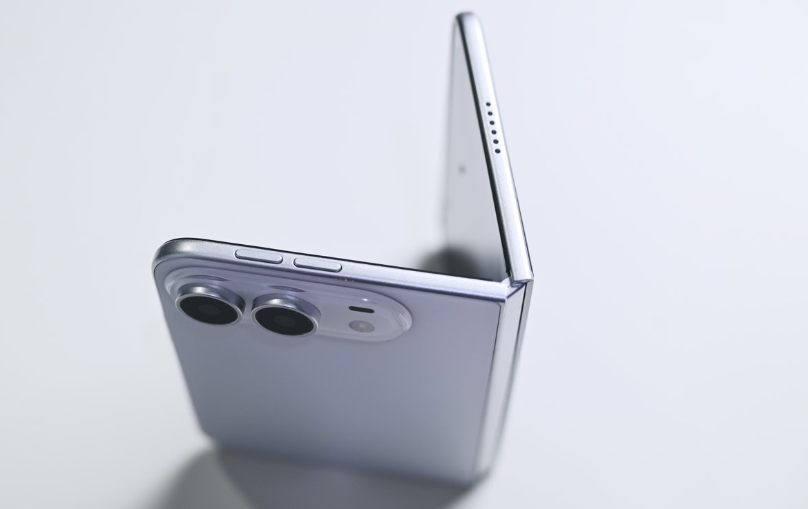 iPhone Ultra 18.png