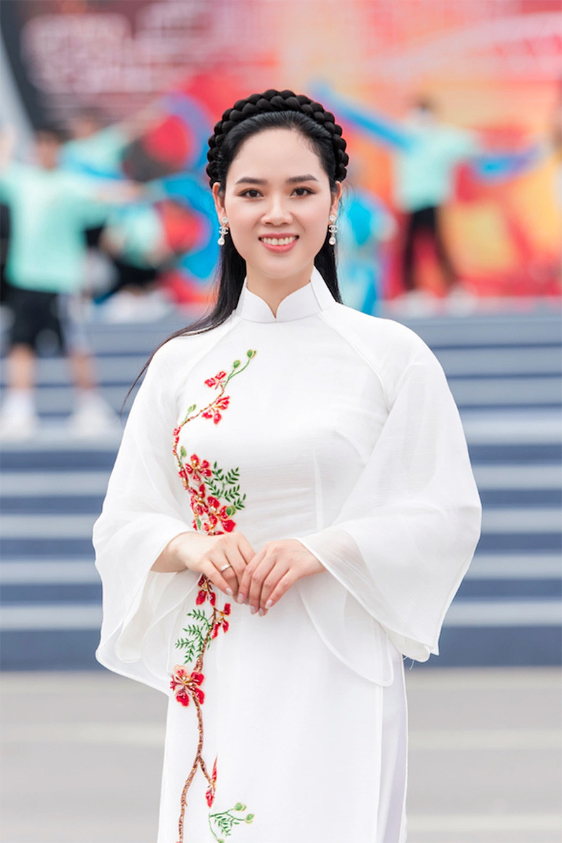 https://static-images.vnncdn.net/vps_images_publish/000001/000003/2026/9/5/mai-phuong-06-242.jpg