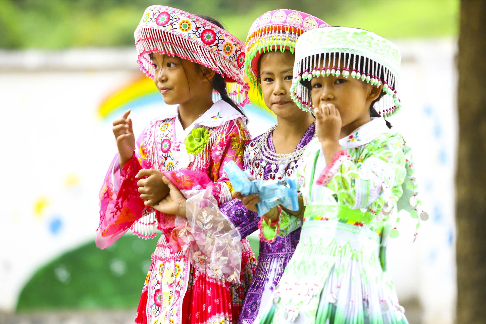 Năm học mới của những đứa trẻ người Mông giữa núi rừng Thái Nguyên