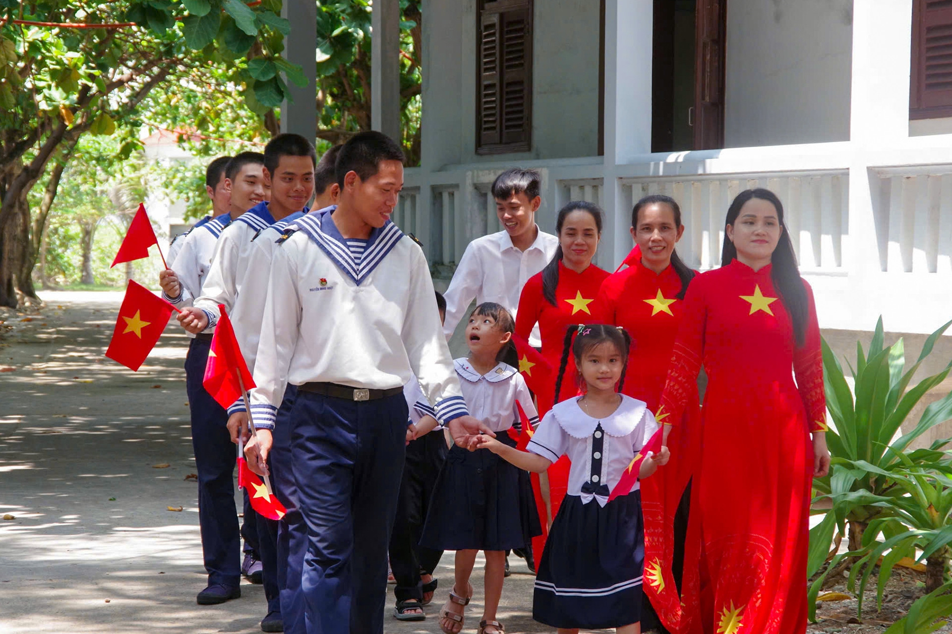 Những hình ảnh đặc biệt trong lễ khai giảng năm học mới ở Đặc khu Trường Sa