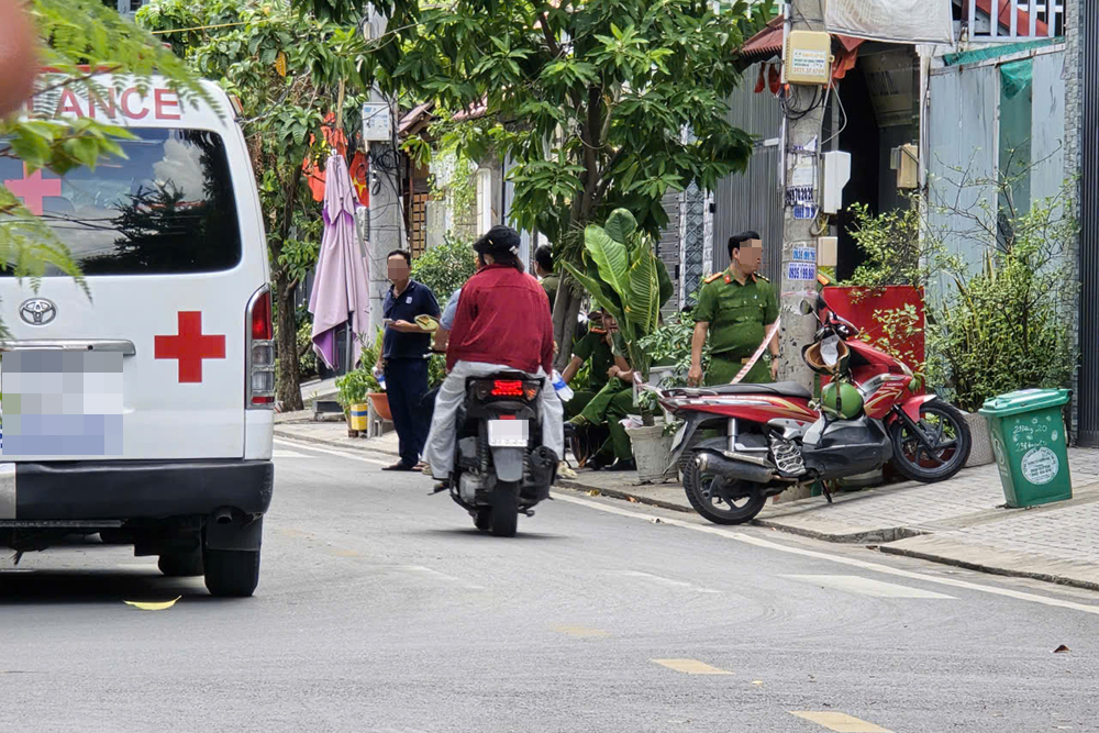 Phát hiện thi thể đôi nam nữ đang phân hủy trong nhà thuê ở TPHCM