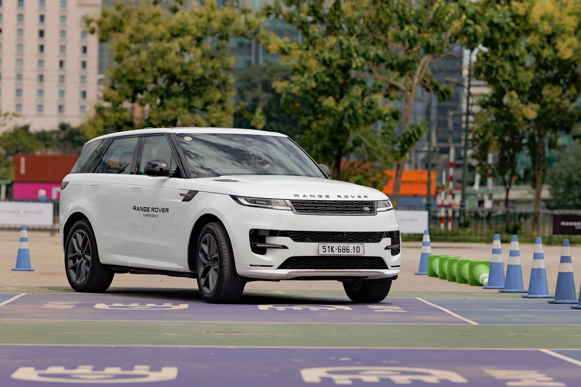 Range Rover Sport PHEV (1).jpg