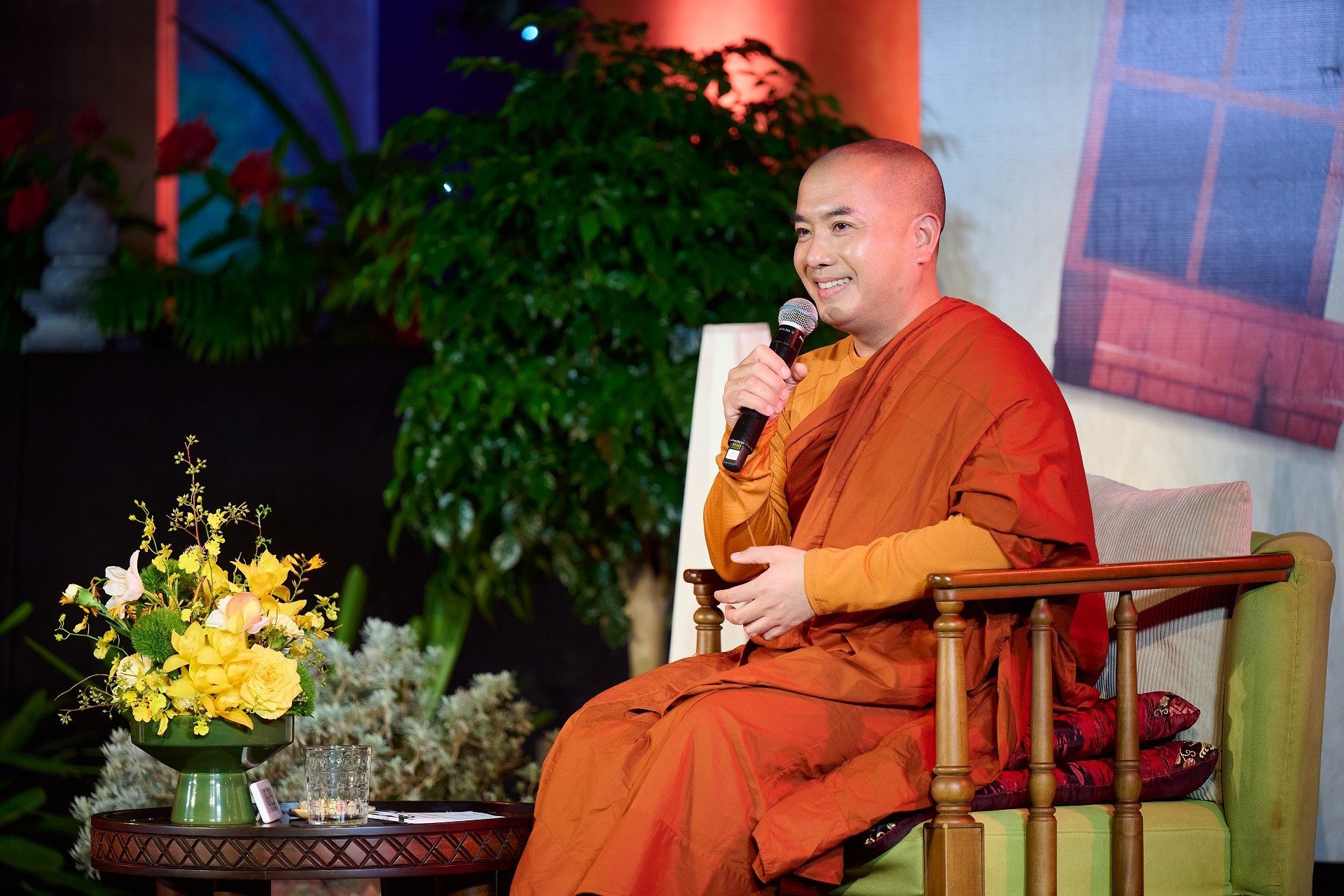 Thầy Minh Niệm: Làm cha mẹ thời AI, đôi khi “không dạy gì cả”