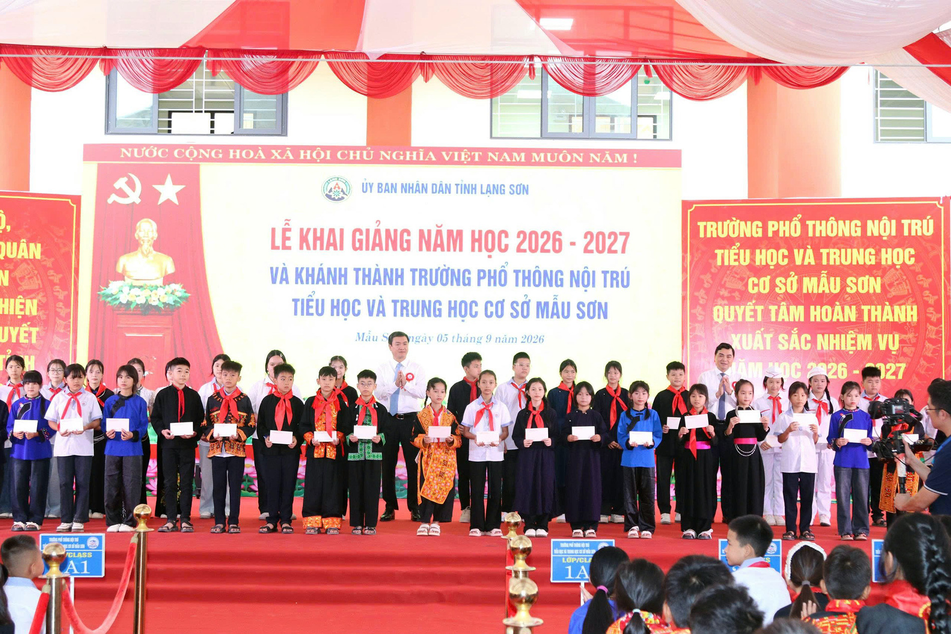 thu truong dttg3.jpg
