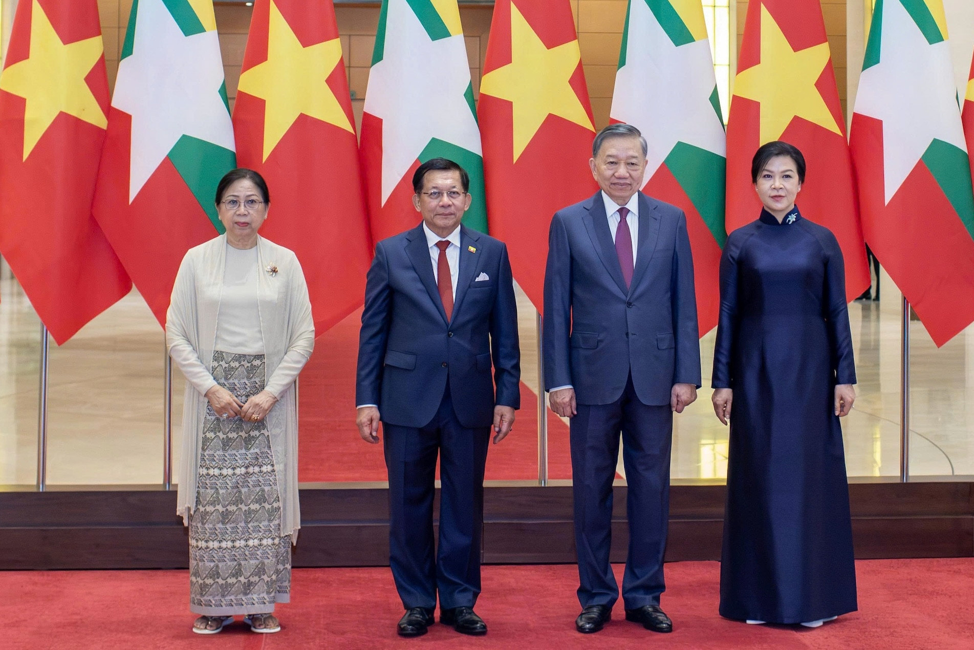 Tổng Bí thư, Chủ tịch nước và phu nhân chủ trì lễ đón Tổng thống Myanmar