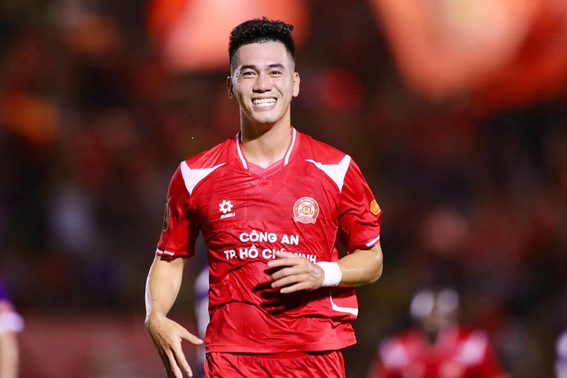 Tiến Linh tỏa sáng, Công an TP.HCM đánh bại Hà Nội FC