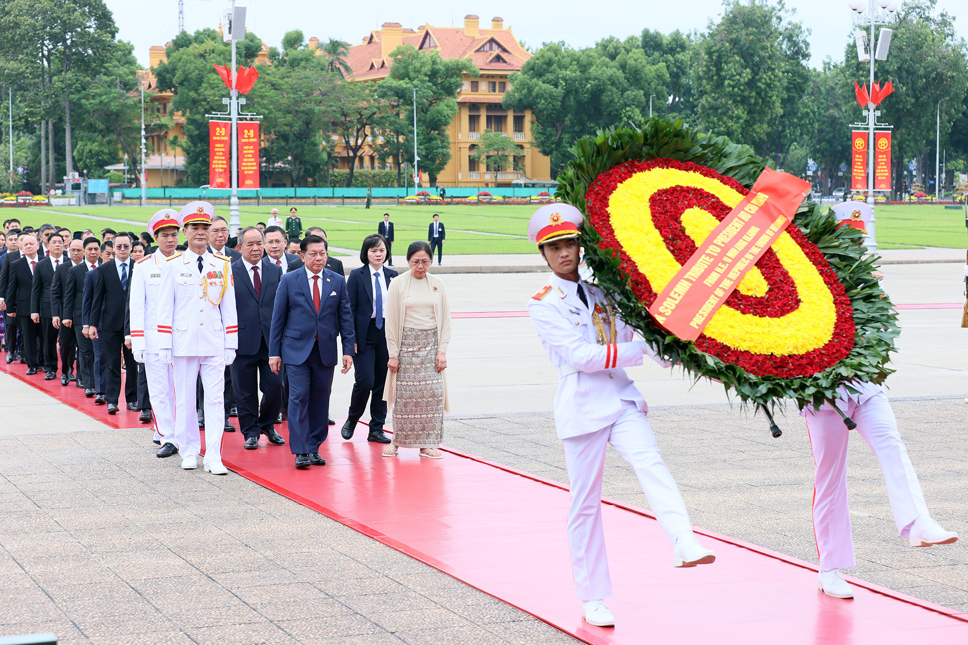 viếng lăng