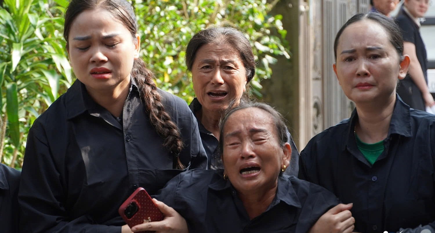 Vụ án mạng ở Đồng Nai: Người thân khóc nghẹn đón linh cữu con cháu về Nghệ An