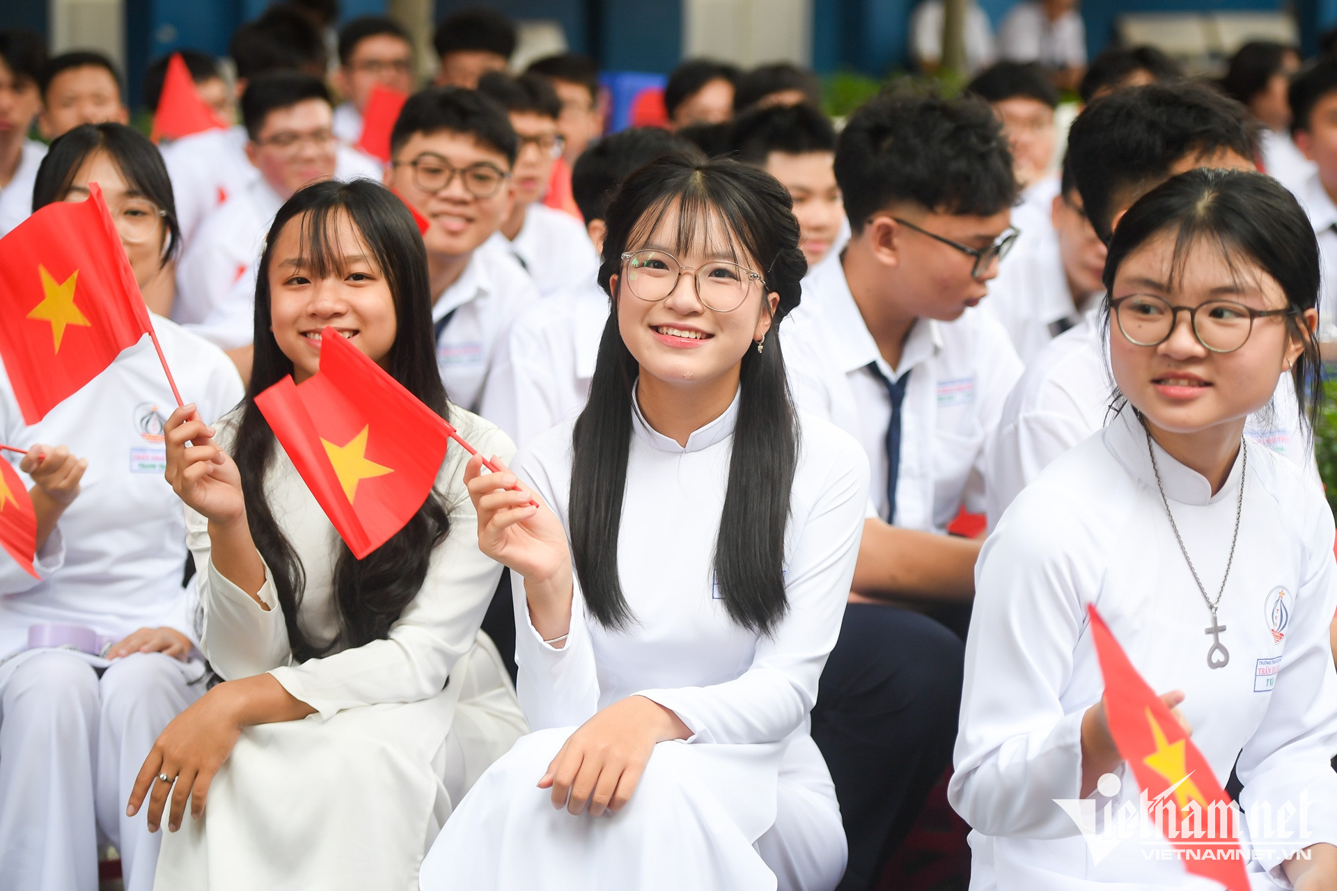 W-học sinh TPHCM   Nguyễn Huế 5.jpg