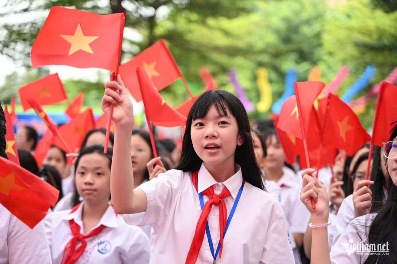 https://static-images.vnncdn.net/vps_images_publish/000001/000003/2026/9/5/w-huy-tran-duy-hung-326.jpg