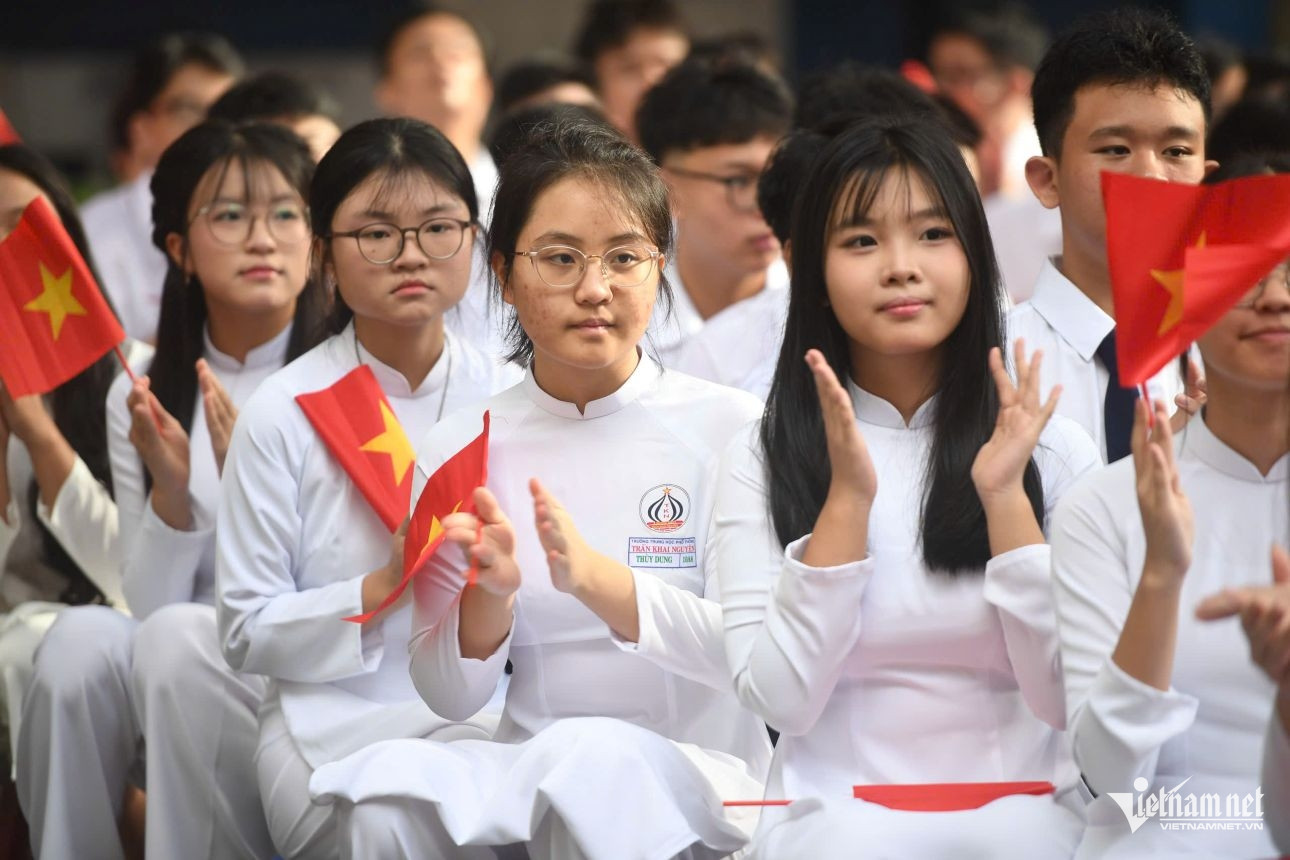 W-Khai giang TPHMC 2026.jpg