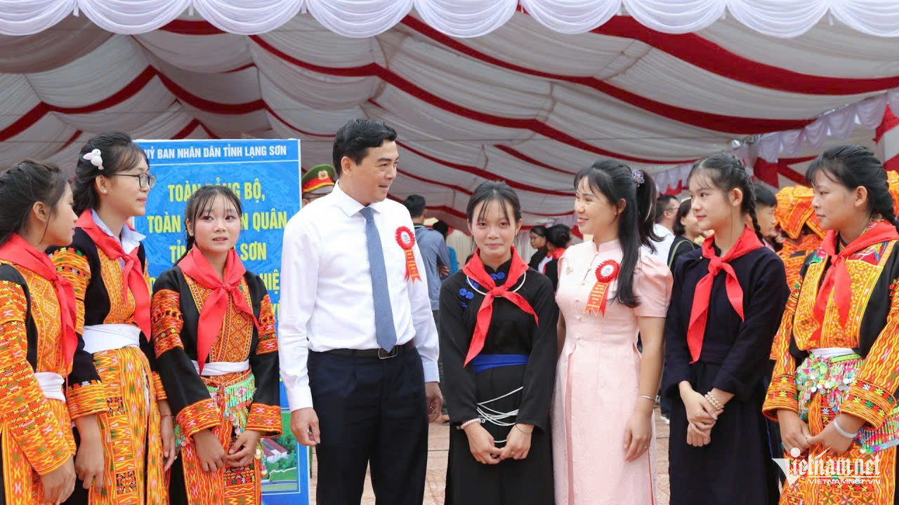 W-Thu truong DTTG.jpg