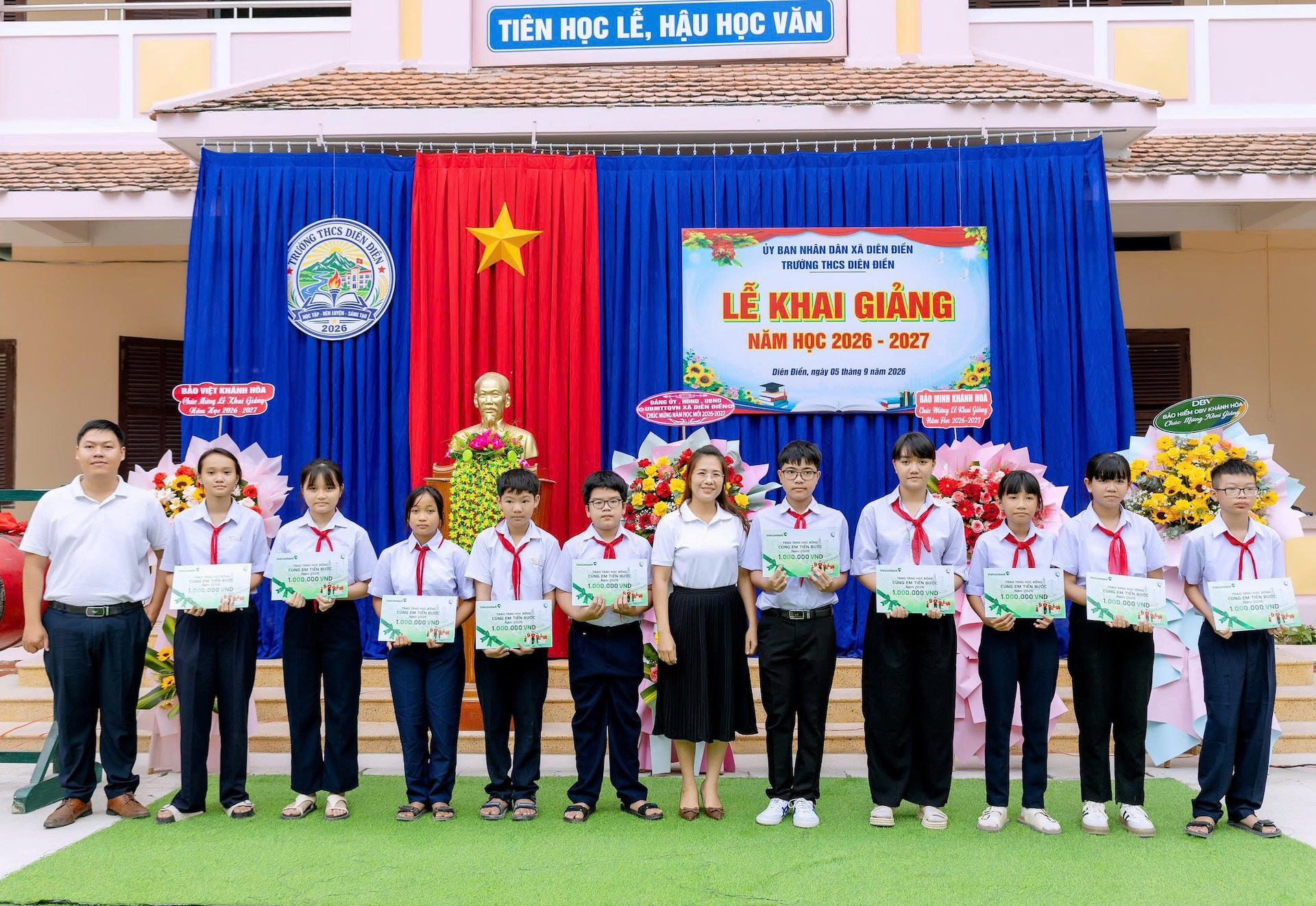 anh 2 VCB Khanh Hoa_Cung em tien buoc (1).jpg