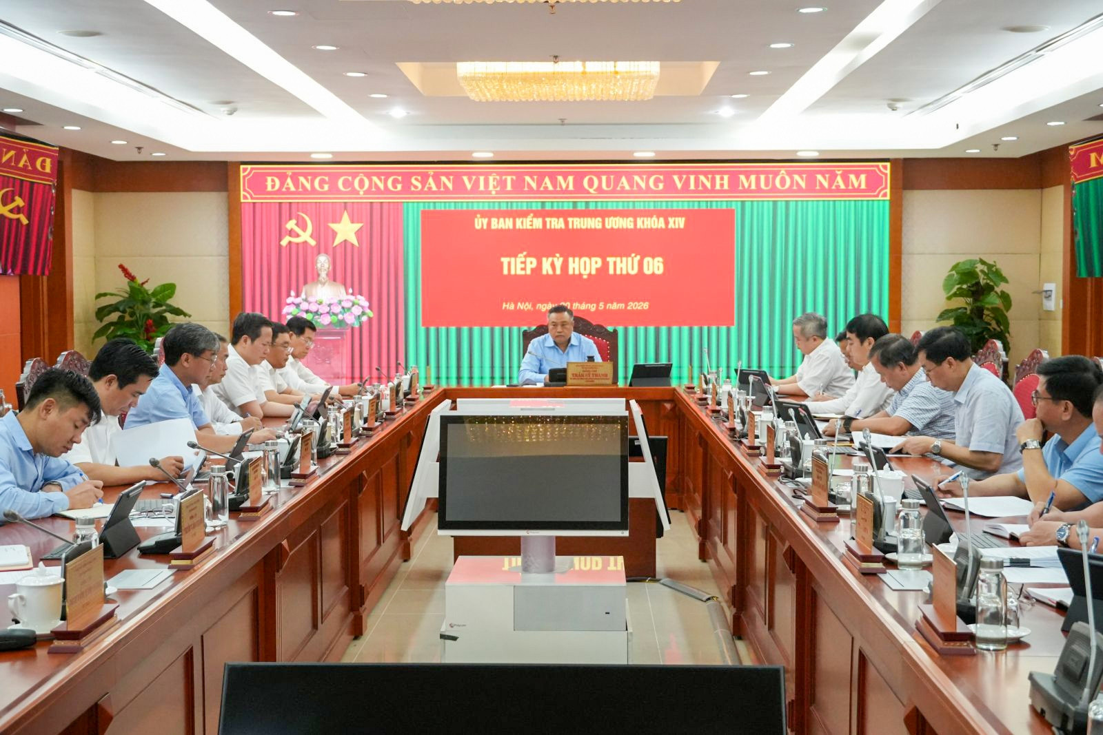 Bộ Chính trị quy định tình tiết giảm nhẹ, tăng nặng mức kỷ luật với đảng viên