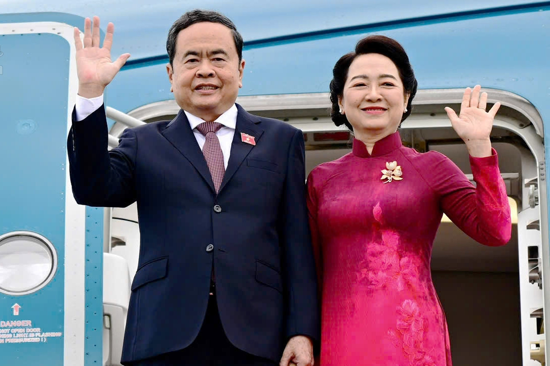 Chủ tịch Quốc hội Trần Thanh Mẫn và phu nhân lên đường thăm Hàn Quốc, Mông Cổ