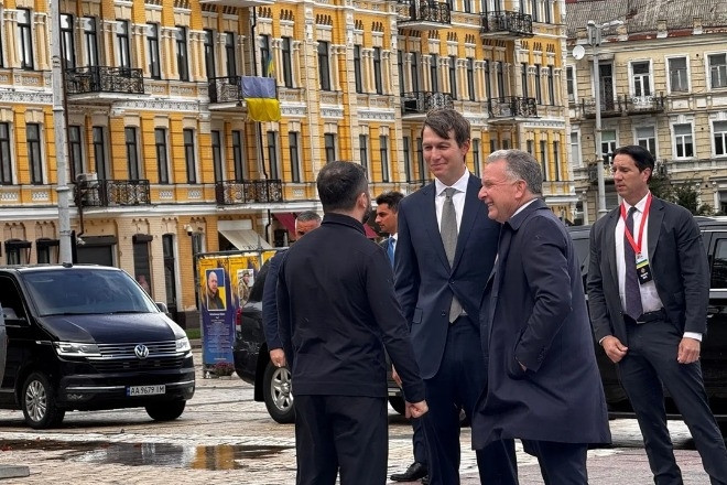 Đặc phái viên Mỹ có mặt ở Ukraine, chuẩn bị hội đàm với ông Zelensky