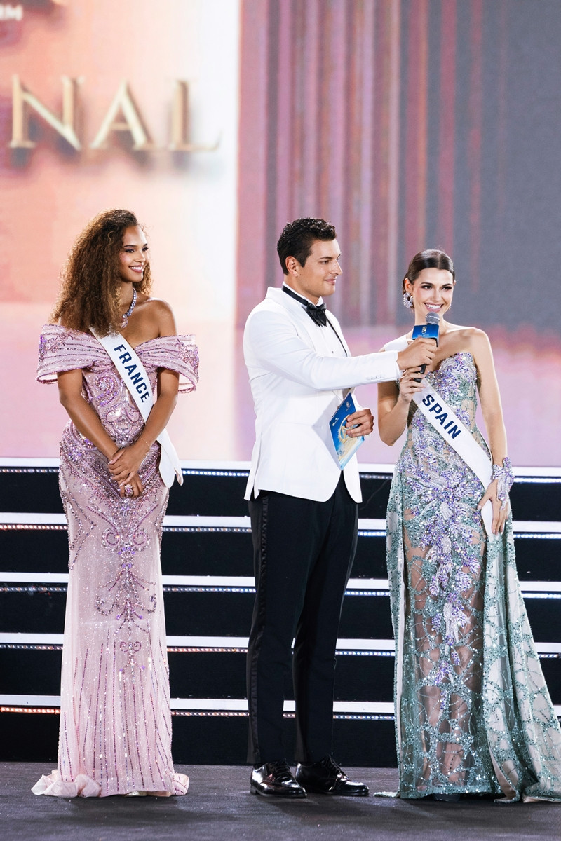 https://static-images.vnncdn.net/vps_images_publish/000001/000003/2026/9/6/elisabeth-reynes-001-2110.jpg