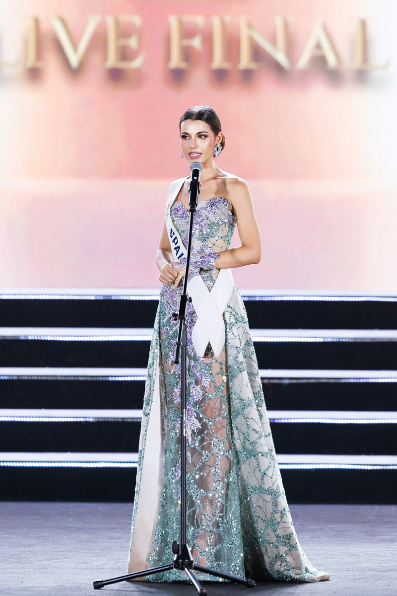 https://static-images.vnncdn.net/vps_images_publish/000001/000003/2026/9/6/elisabeth-reynes-002-2111.jpg