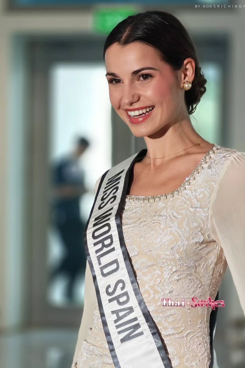 https://static-images.vnncdn.net/vps_images_publish/000001/000003/2026/9/6/elisabeth-reynes-015-2091.jpg