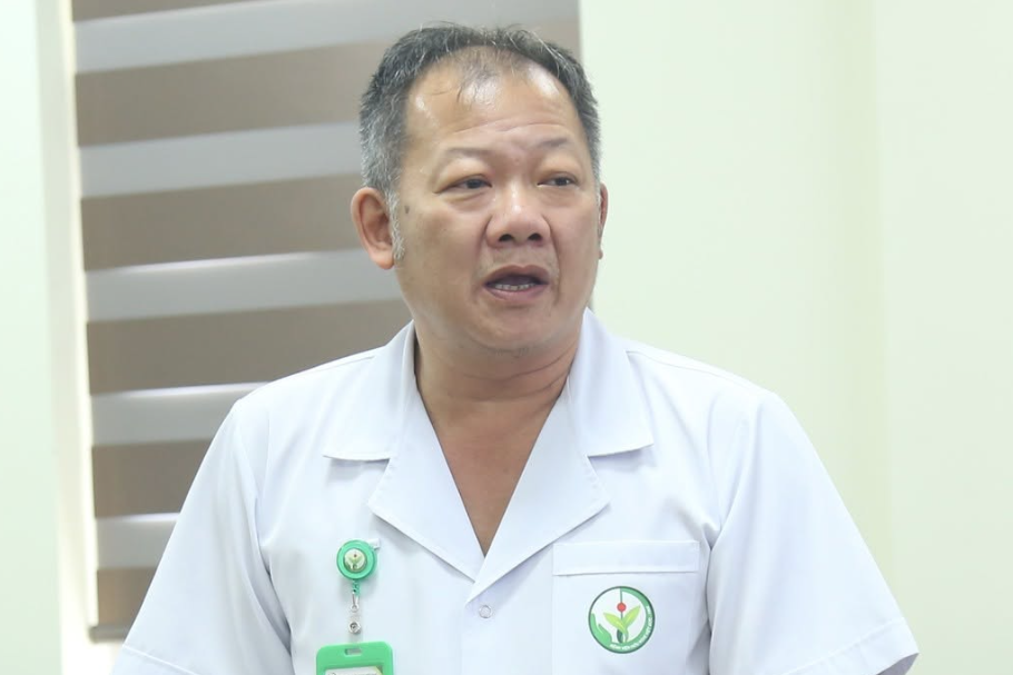 Giám đốc BV Việt Đức nhắn bác sĩ nội trú: Đừng bảo em nhầm, biết thế chọn da liễu