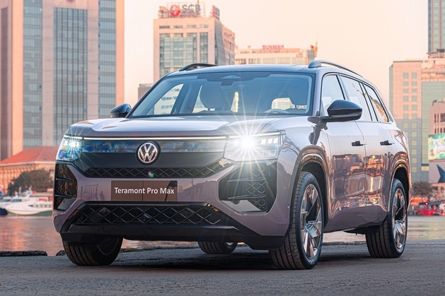 Loạt xe tiền tỷ đang được giảm giá sâu tới vài trăm triệu trong tháng 9