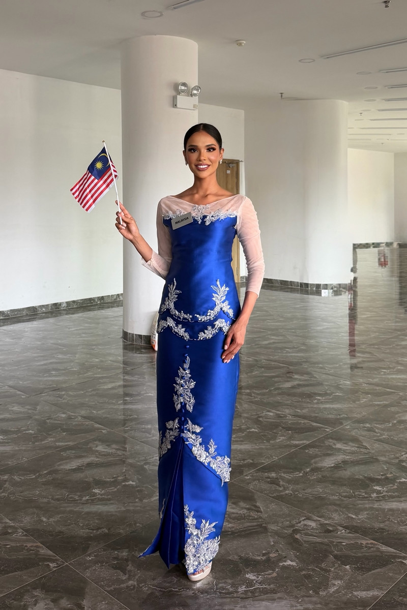 https://static-images.vnncdn.net/vps_images_publish/000001/000003/2026/9/6/miss-malaysia-012-455.jpg