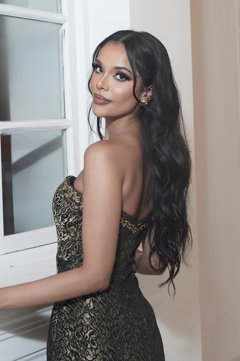 https://static-images.vnncdn.net/vps_images_publish/000001/000003/2026/9/6/miss-malaysia-020-458.jpg