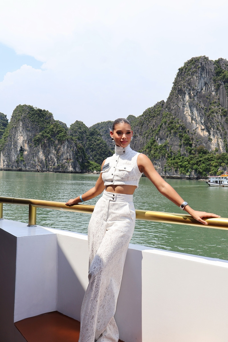 https://static-images.vnncdn.net/vps_images_publish/000001/000003/2026/9/6/miss-world-009-190.jpg