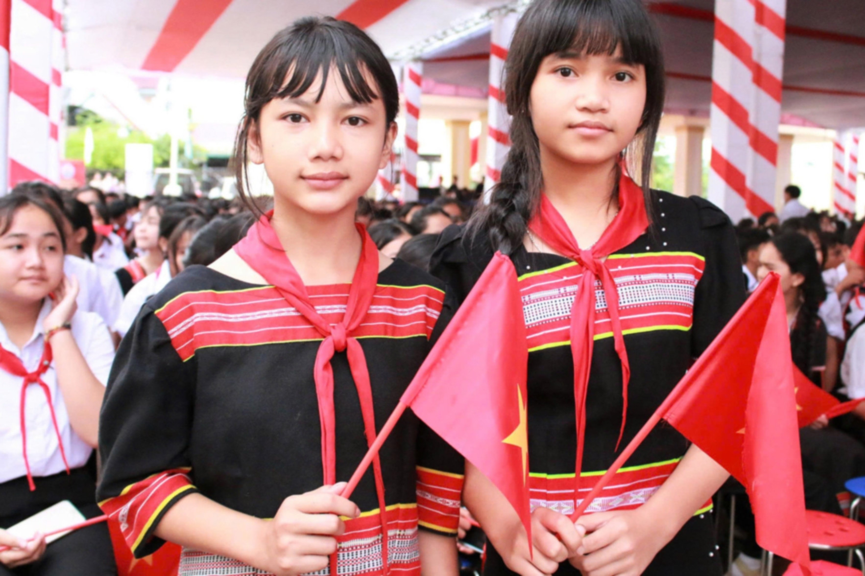 Phía sau điểm nhấn của lễ khai giảng năm học mới