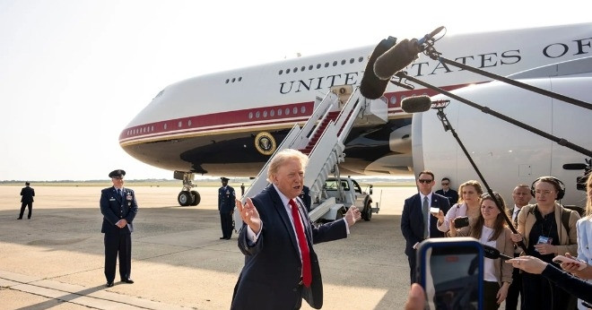Ông Trump tiếp tục dùng chuyên cơ do Qatar tặng bất chấp nguy cơ an ninh