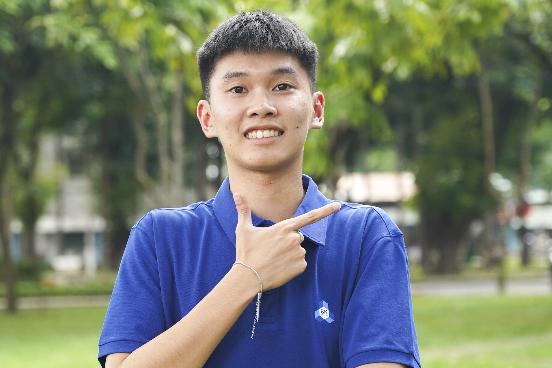 Thủ khoa kép ĐH Bách khoa TPHCM không muốn 4 năm đại học chỉ có điểm số đẹp