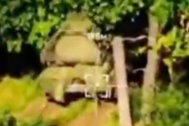 Video UAV Ukraine tập kích hệ thống S-300 và Buk của Nga ở tiền tuyến