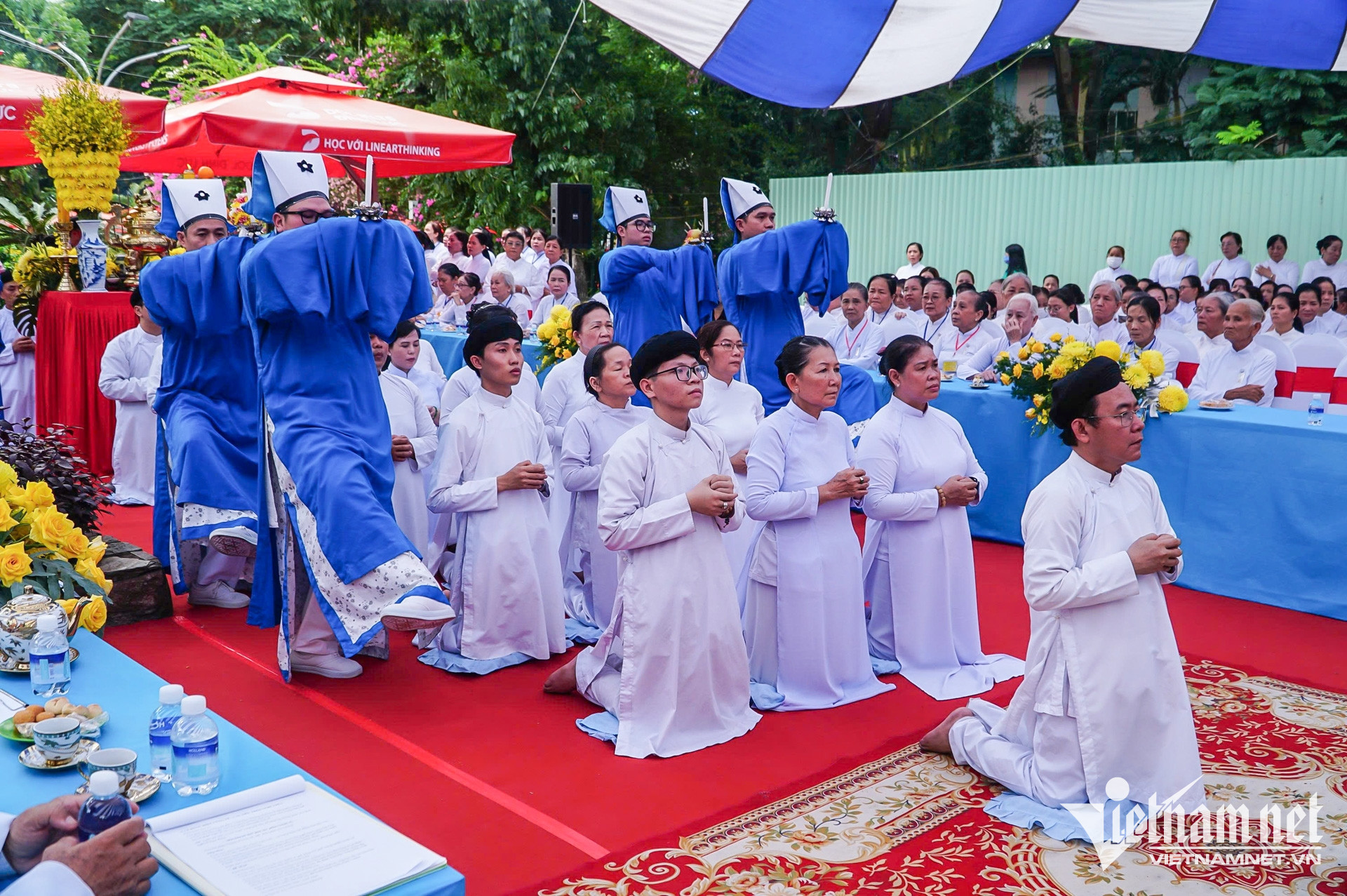 W-cao đài TPHCM nguyễn huế 12.jpg