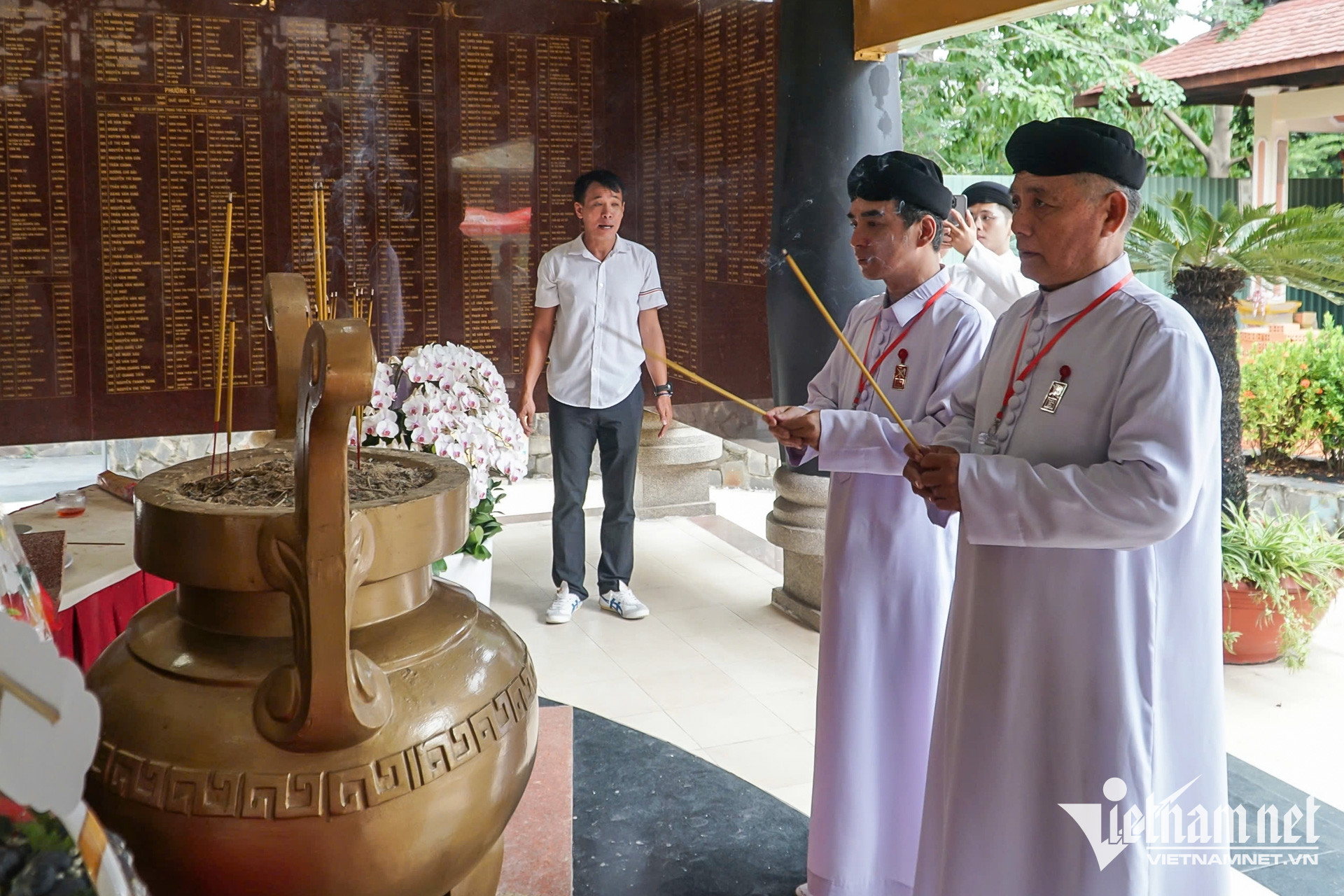 W-cao đài TPHCM   nguyễn huế 9.jpg