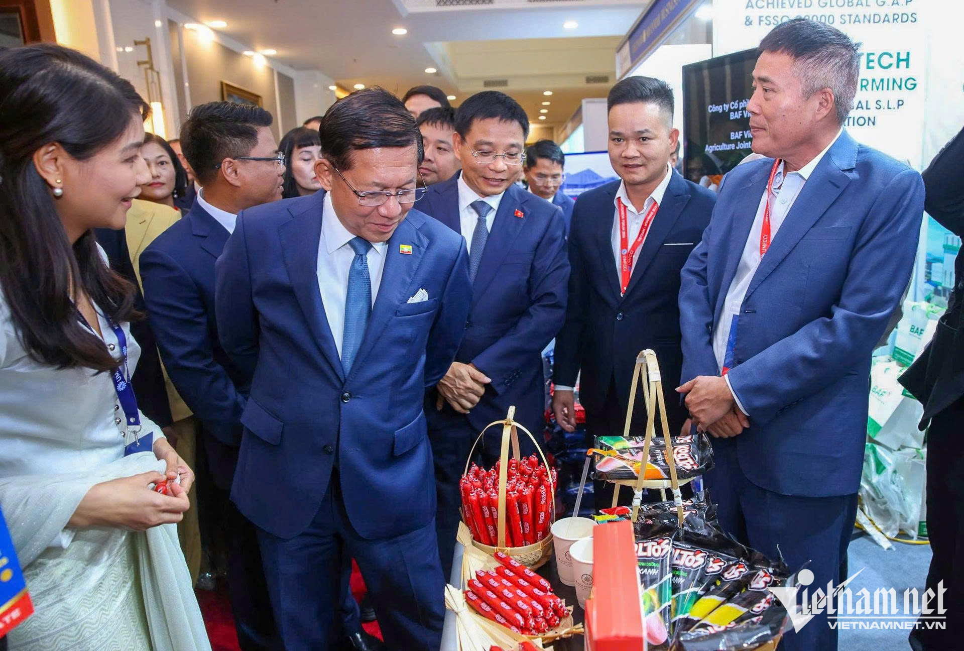 W-Diễn đàn doanh nghiệp Việt Nam-Myanmar .jpg