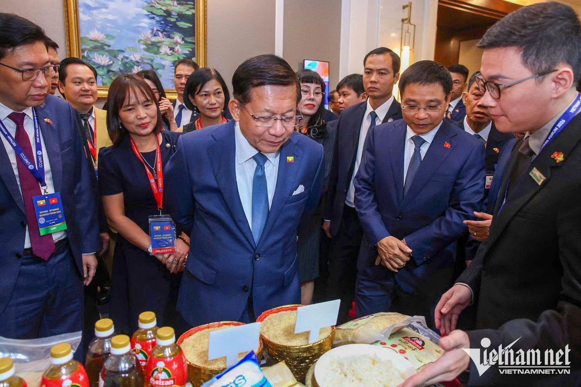 W-Diễn đàn doanh nghiệp Việt Nam-Myanmar .jpg