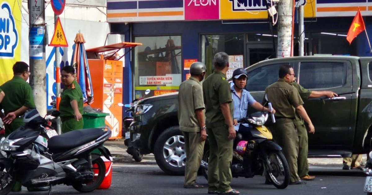 Cháy khách sạn ở TPHCM, nhiều người hoảng loạn kêu cứu