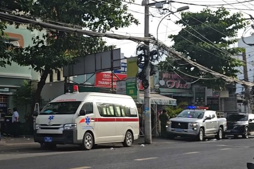 Cháy khách sạn ở TPHCM, nhiều người hoảng loạn kêu cứu