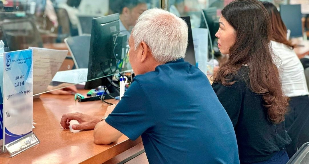 &amp;apos;Cò&amp;apos; làm sổ đỏ nhanh hơn người dân, Bộ NN&amp;amp;MT yêu cầu không tạo đặc quyền, đặc lợi