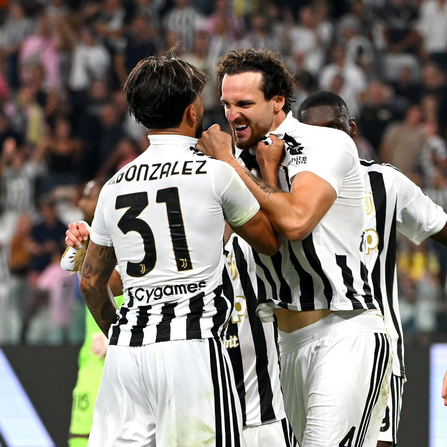 https://static-images.vnncdn.net/vps_images_publish/000001/000003/2026/9/7/juventus-vs-ac-milan-169.jpeg