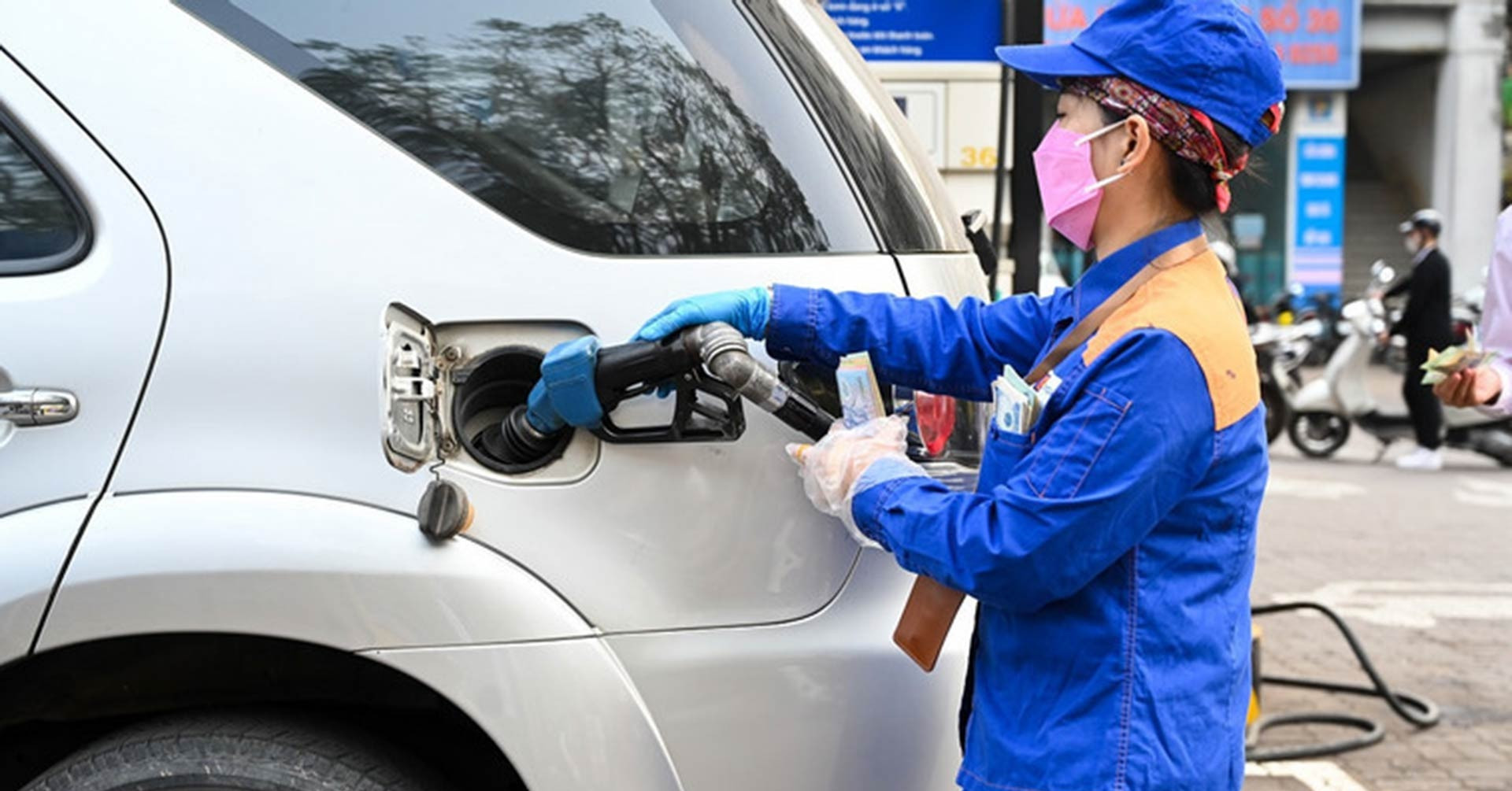 Giá xăng dầu hôm nay 7/9: Thế giới tiếp đà tăng, trong nước vượt 23.000 đồng/lít