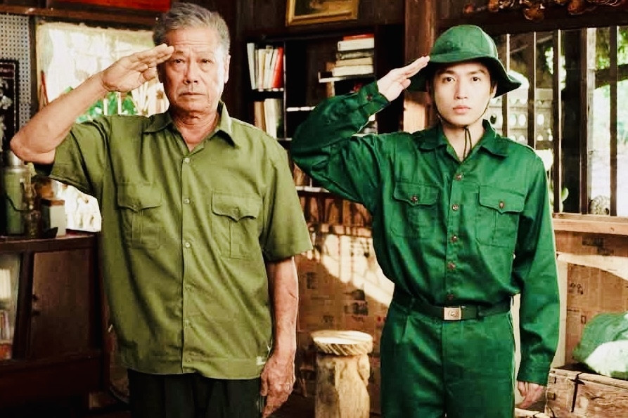 'Nghỉ hè sợ nghỉ hưu' sắp đạt 200 tỷ, phim mới của mỹ nhân 'Mưa đỏ' ra rạp