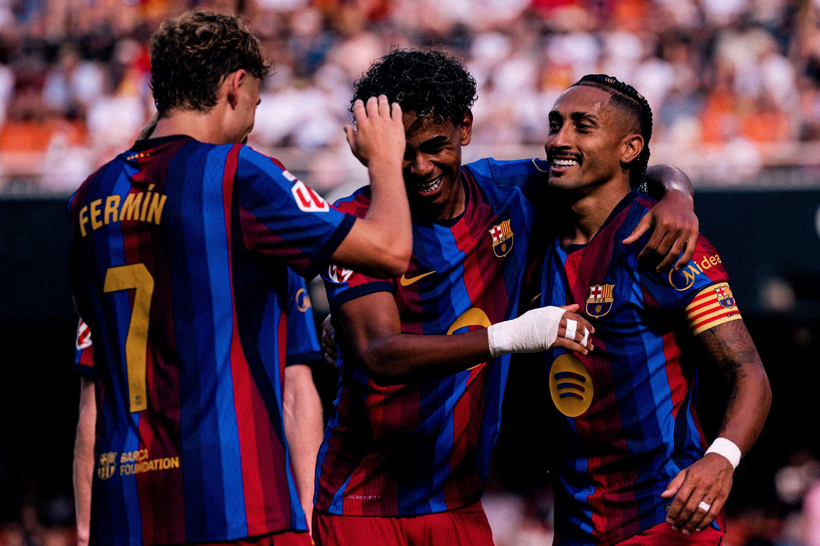 Raphinha Fermin Yamal Valencia Barca.jpg
