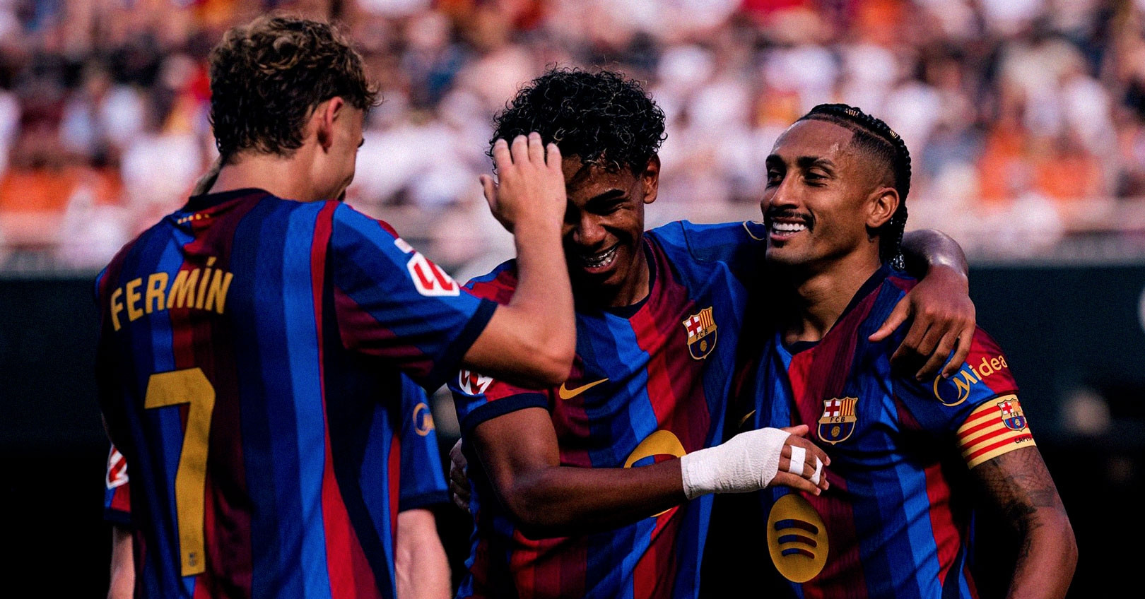 Raphinha sánh ngang Messi, Hansi Flick tuyên bố lớn