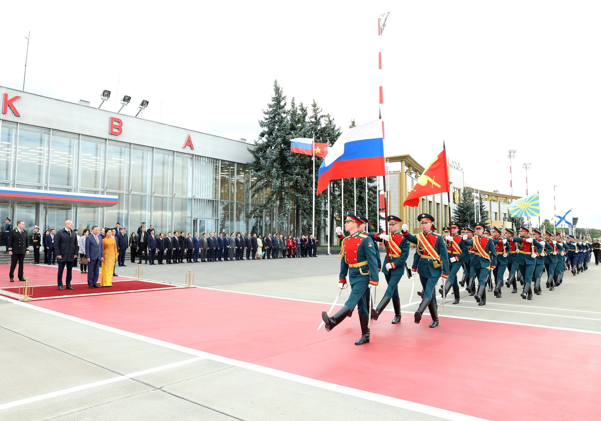 Tổng Bí thư, Chủ tịch nước Tô Lâm và Phu nhân đến Moscow