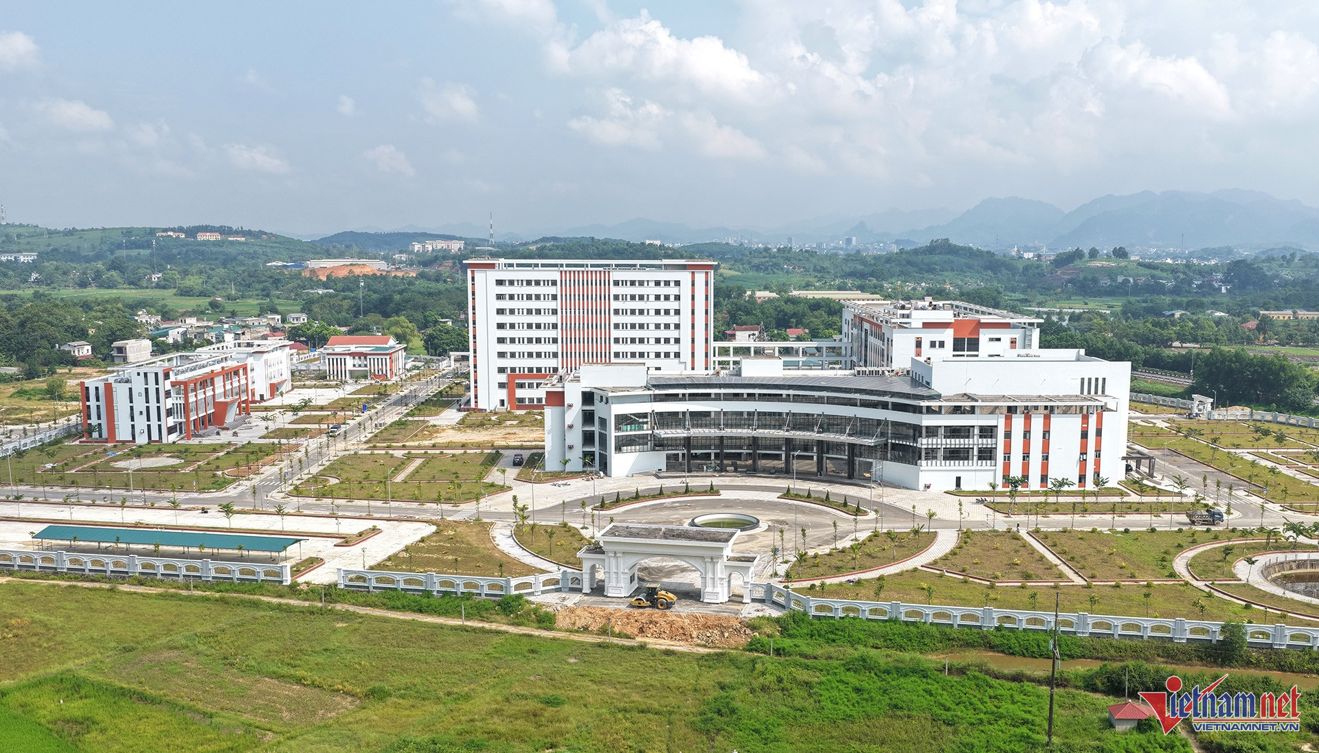 https://static-images.vnncdn.net/vps_images_publish/000001/000003/2026/9/7/w-bv-tuyen-quang-2-1213.jpg