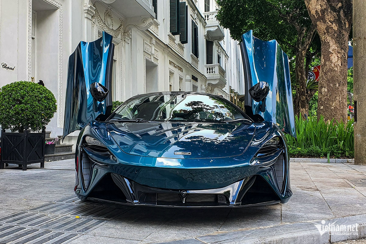 W-McLaren Artura HN.jpg
