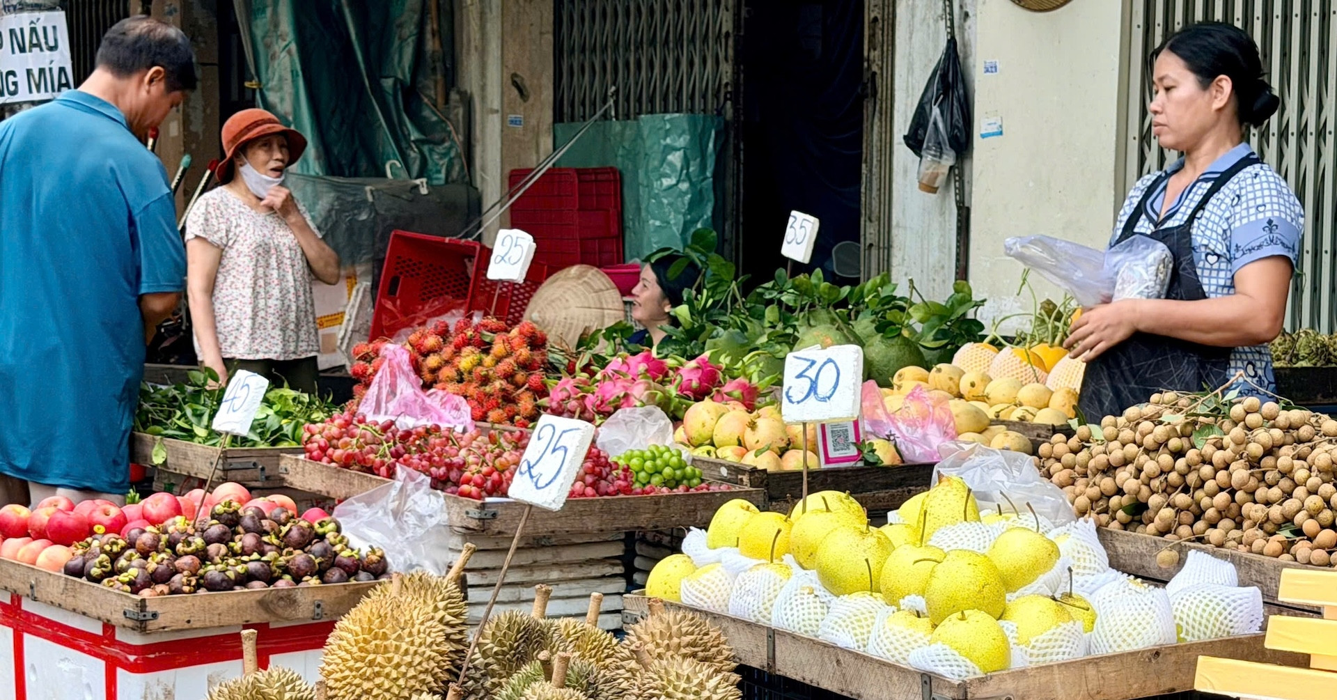 Sầu riêng 25.000 đồng/kg hút khách, loại cao cấp giá tới 1,8 triệu đồng